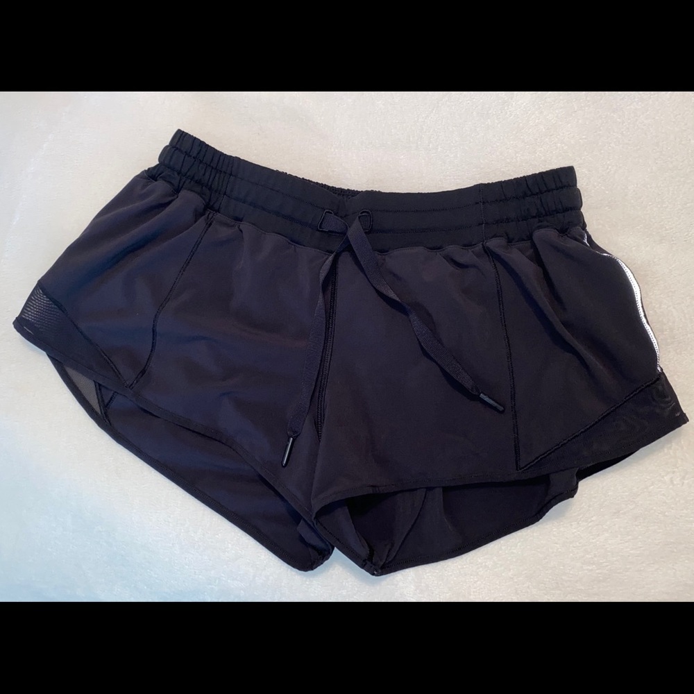 Lululemon Hotty Hot Short II 2.5"